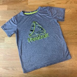 S (8) Reebok Logo Kids Athletic Tshirts